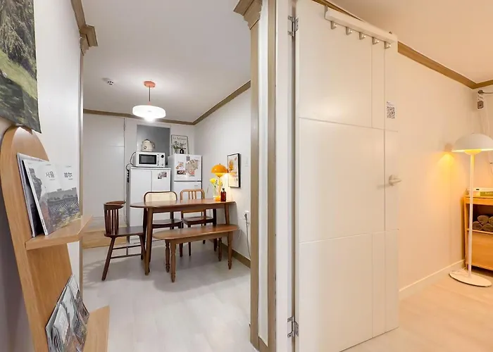Daire New 7 Minutes From Hongik Station Airport Railroad Airport Bus 3 Minutes 5 People *