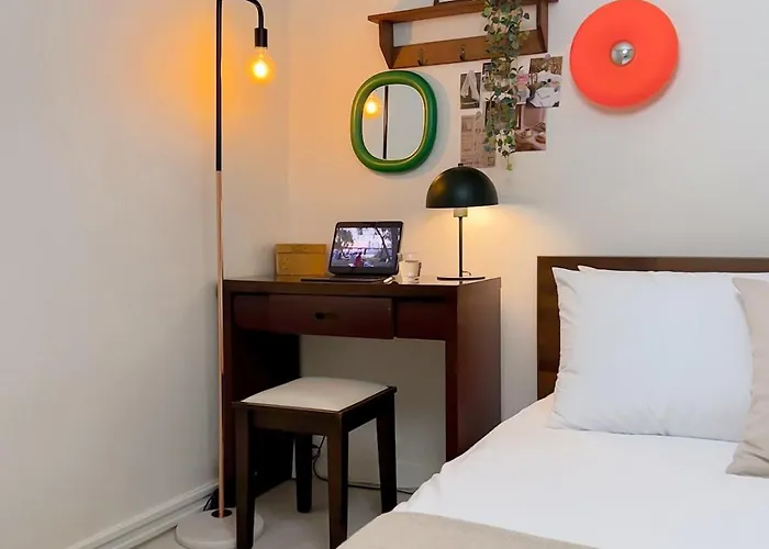 New 7 Minutes From Hongik Station Airport Railroad Airport Bus 3 Minutes 5 People * Seul